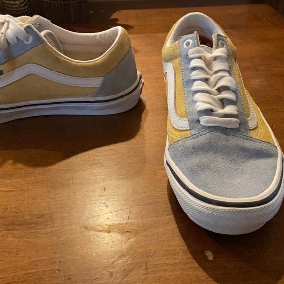 Vans lightly used shoes 8 mens/ 10 women - Picture 3 of 4